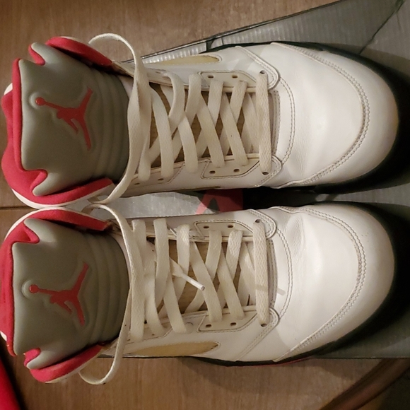 Jordan 5 Fire red reflective tongue - Picture 3 of 4
